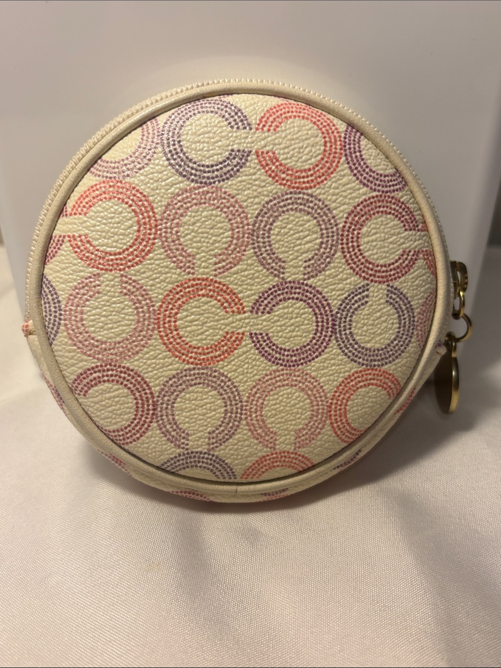 EUC Coach Waverly Op Art Signature Round Coin Case 44465R